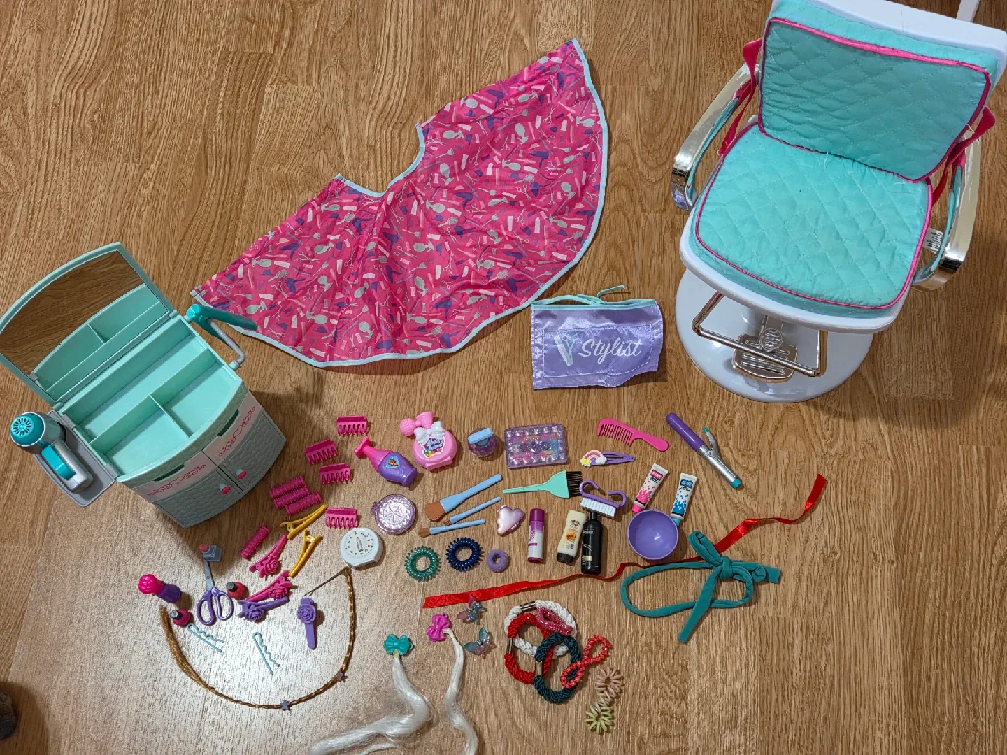 Our Generation Doll Hair Salon Set image indicator(3)