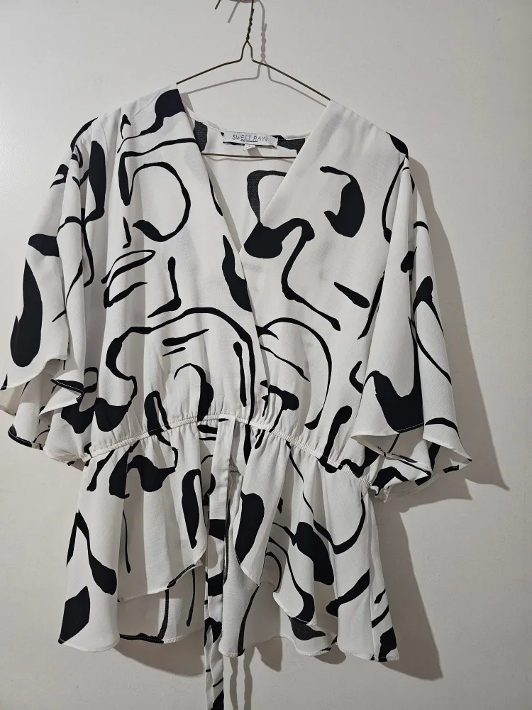 Assorted Women's Blouses - Size L image indicator(6)