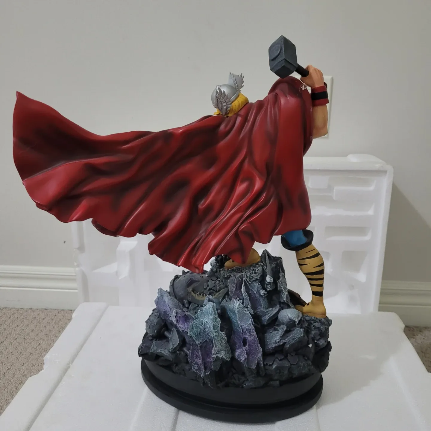 RARE Thor Classic Action Statue image indicator(6)