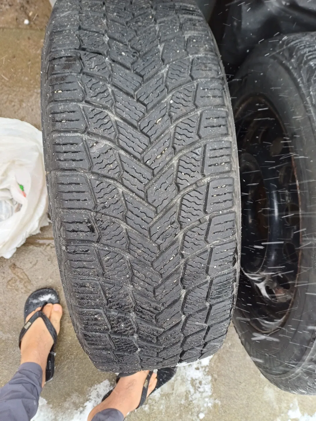 Michelin Winter Tires - Set of 4 Toyota Corolla size 205,55,16 image indicator(2)