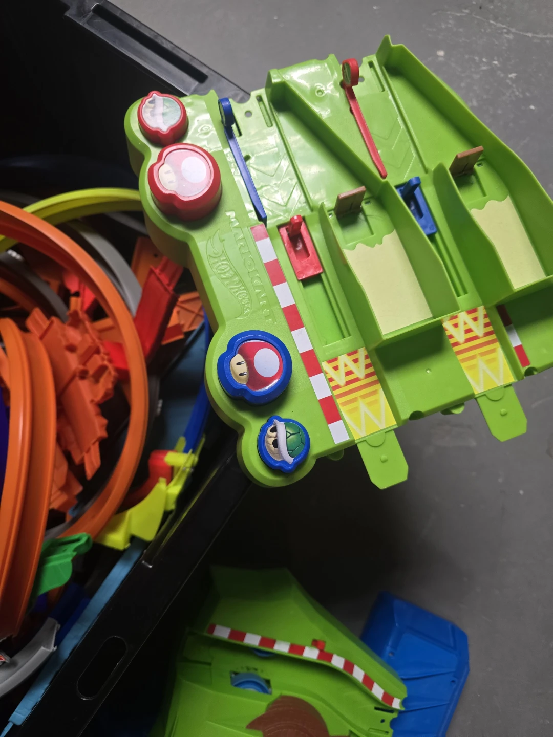 Hot Wheels Track Lot - photo 3