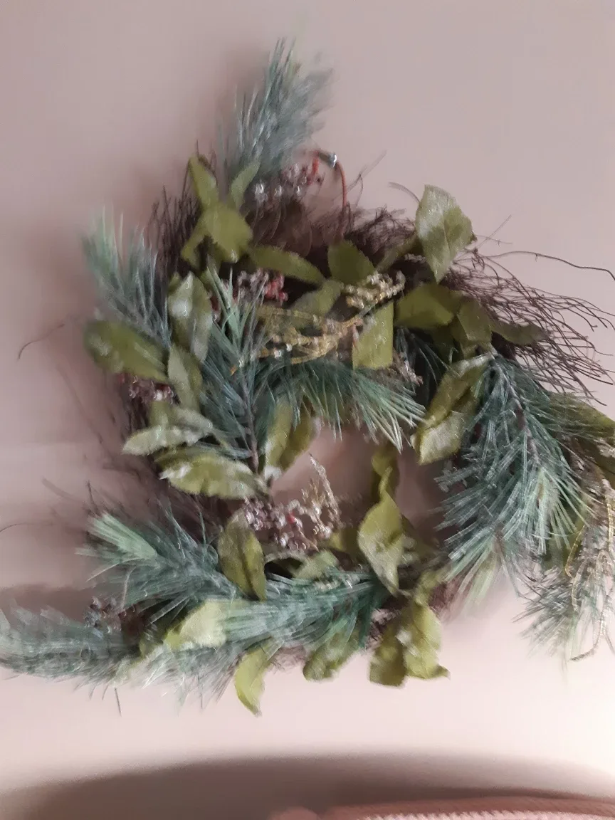 Festive Holiday Wreath - Green & Brown