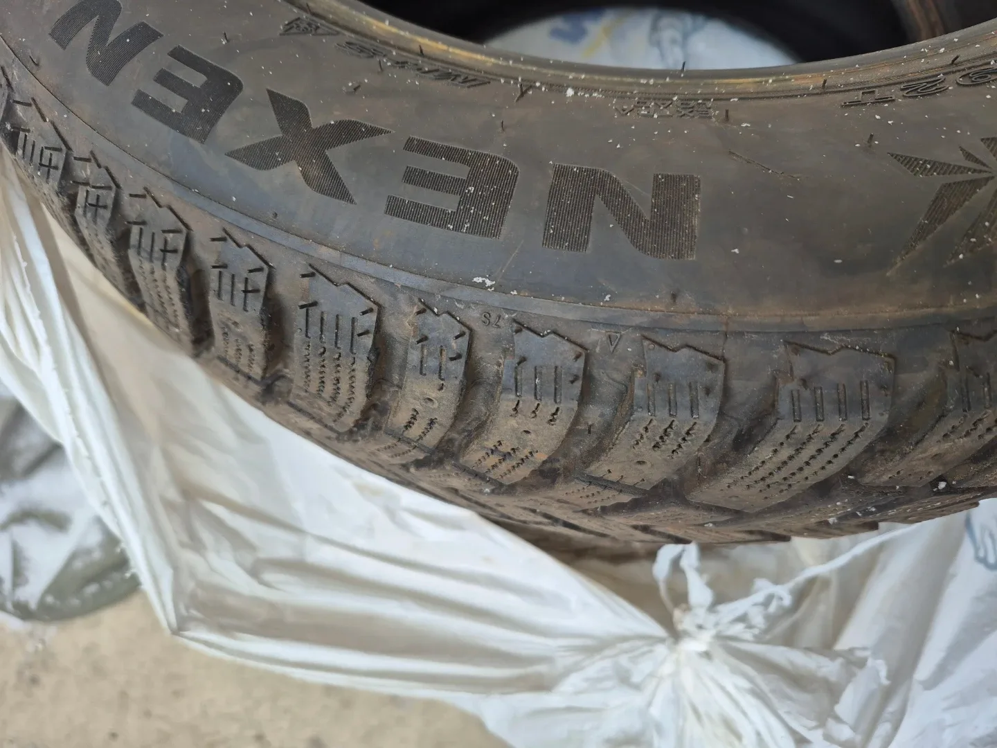 Nexen 185/65R15 Winter Tires