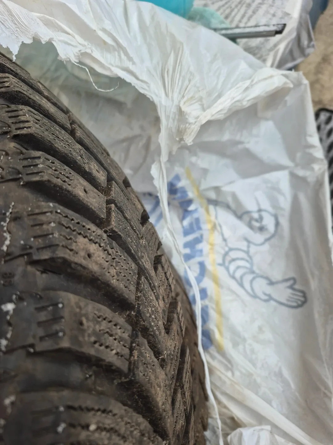 Nexen 185/65R15 Winter Tires image indicator(3)