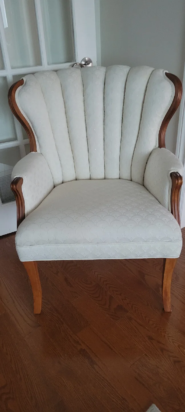 Assorted Used Furniture Pieces image indicator(2)