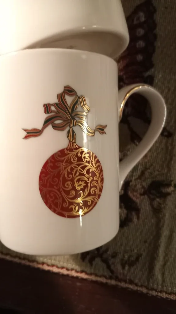 Royal Doulton Christmas Mugs (Set of 4) image indicator(5)