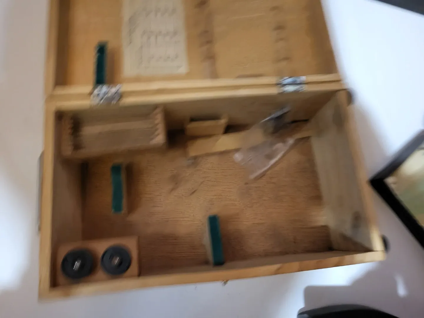 Vintage Osillo 10-200X Microscope image indicator(2)