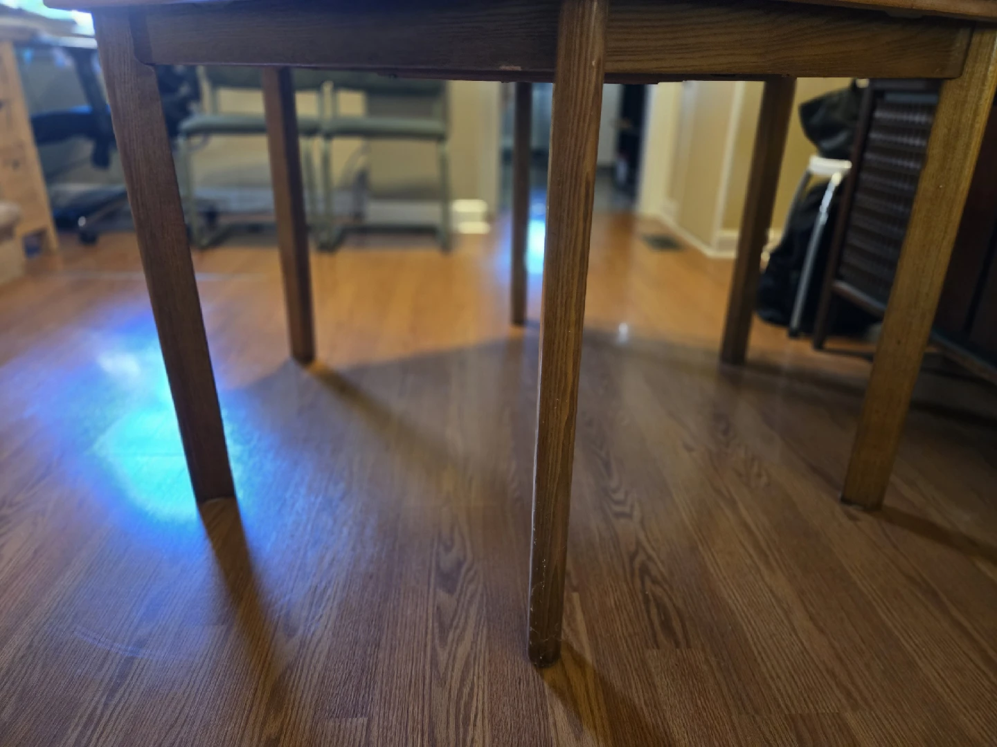 Extendable Wooden Dining Table - photo 3