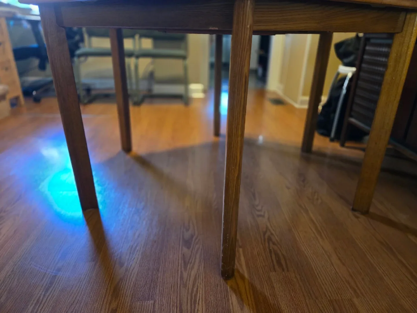 Extendable Wooden Dining Table image indicator(3)