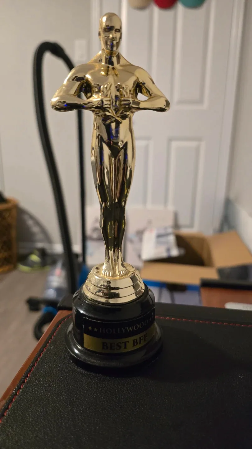 Hollywood Best BFF Award Trophy image indicator(2)