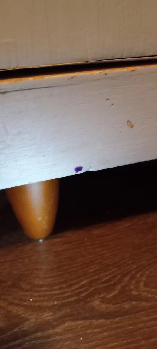 Cabinet with Gold Trim image indicator(7)