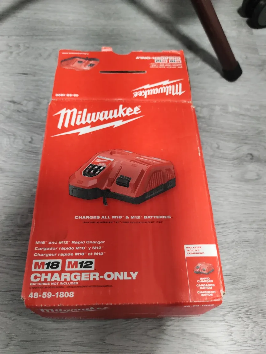 Milwaukee M18 & M12 Rapid Charger - Like New!