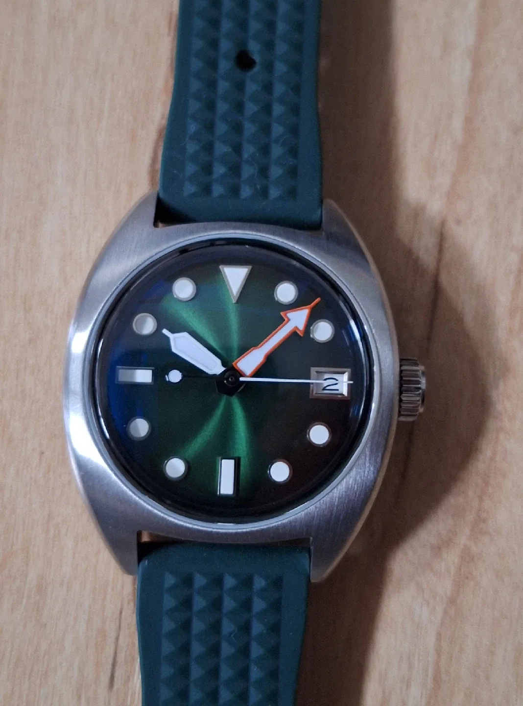 Tandorio Green Dial Automatic Dive Watch image indicator(3)