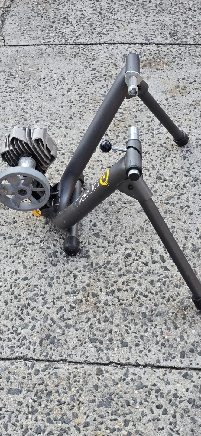 Cycleops Fluid 2 Indoor Bike Trainer - Fluid2 - photo 4
