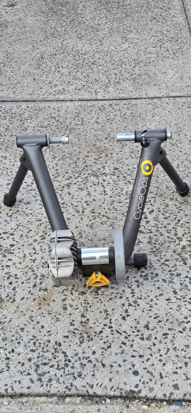 Cycleops Fluid 2 Indoor Bike Trainer - Fluid2 - photo 5