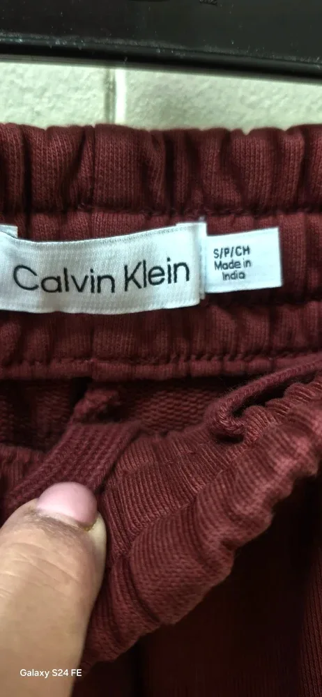 Ladies  joggers size small  but easily  fit med