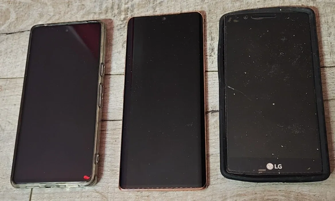 Used Smartphones - Google Pixel 7a, LG V60 ThinQ image indicator(2)