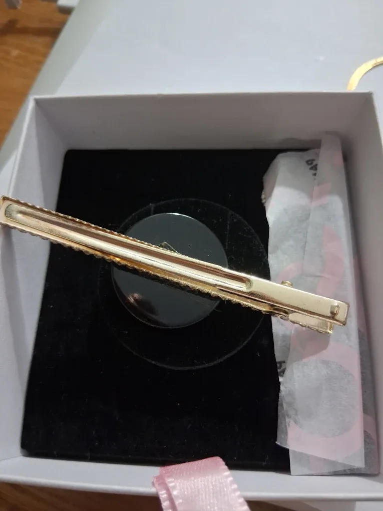 Chanel Hair Clip with Rhinestones image indicator(2)