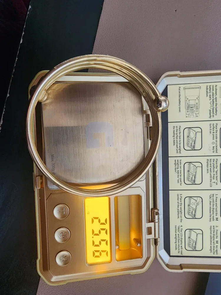 Gold Bangle Bracelet image indicator(5)