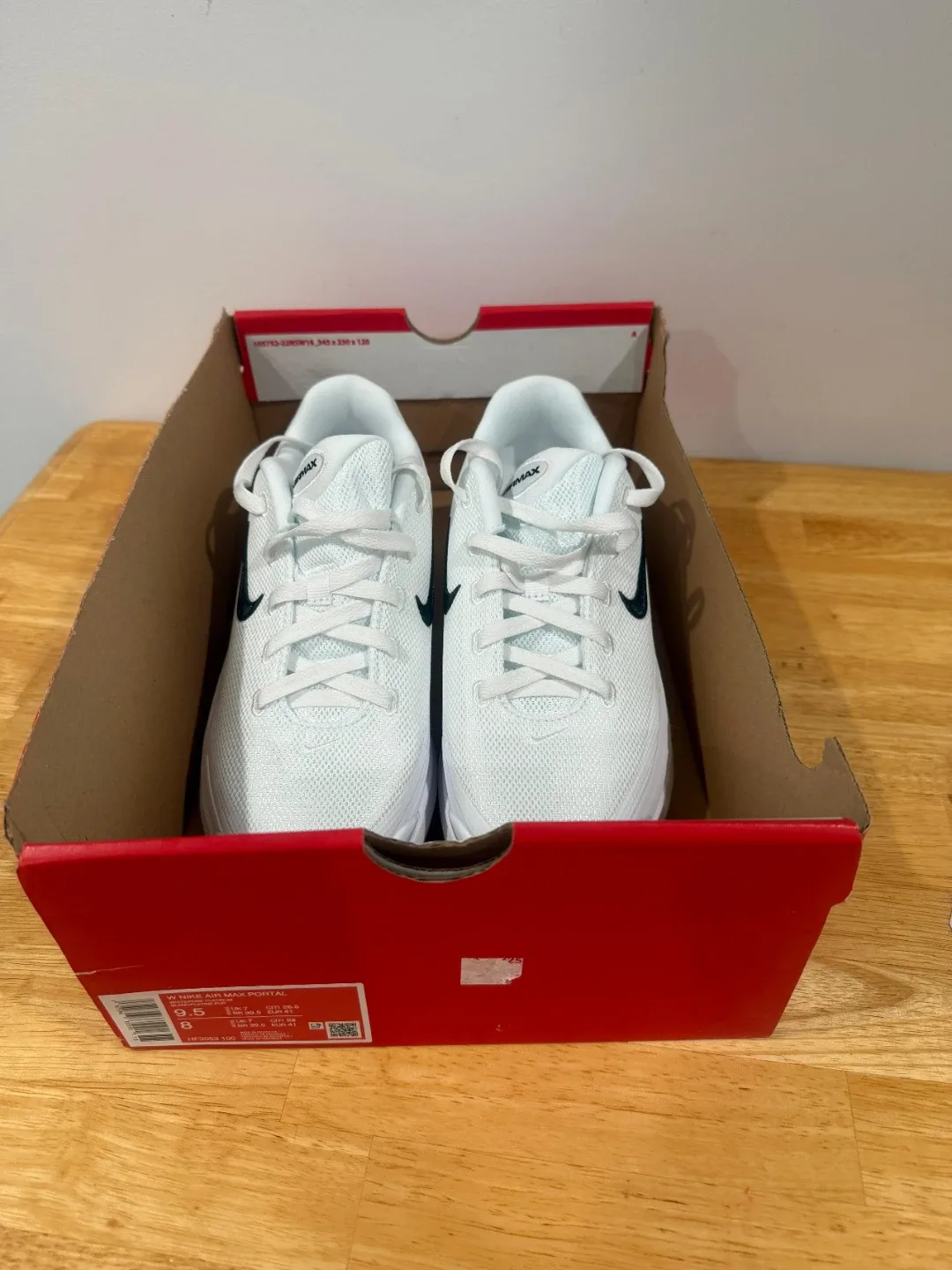 Nike Air Max Portal, Women's size 9.5 image indicator(7)