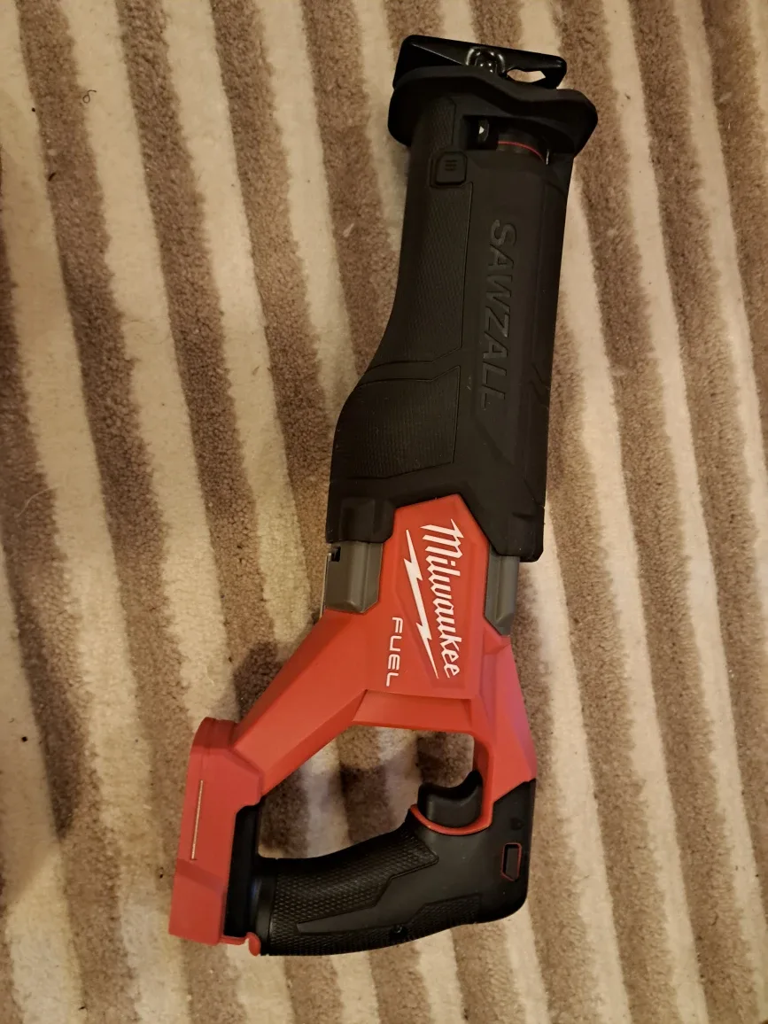 Milwaukee- fuel sawzall recip saw- 18 v- unused thumbnail