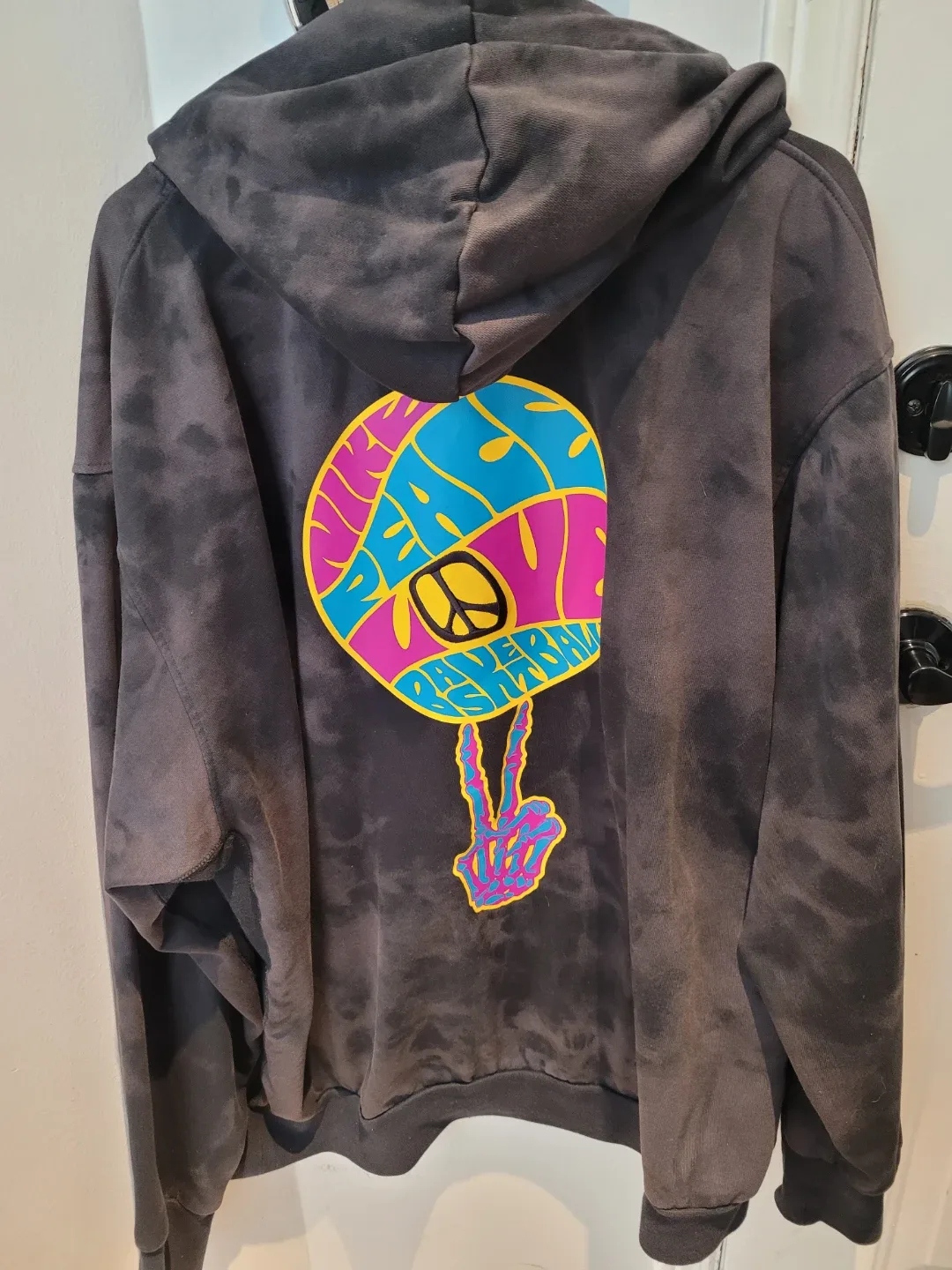 Nike Dri-FIT Peace, Love, and Basketball Men's Hoodie XXL image indicator(2)