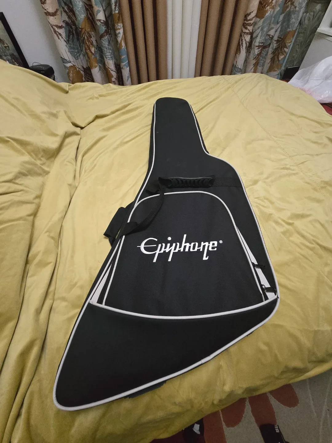 Epiphone Extura Guitar with Gig bag image indicator(7)