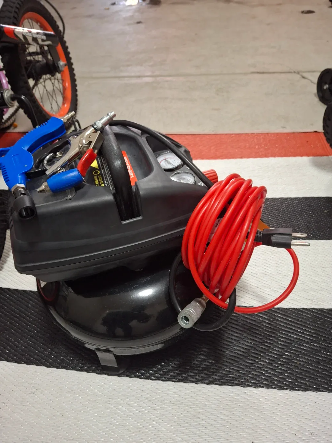 Powerbuilt 3 Gallon Air Compressor image indicator(7)