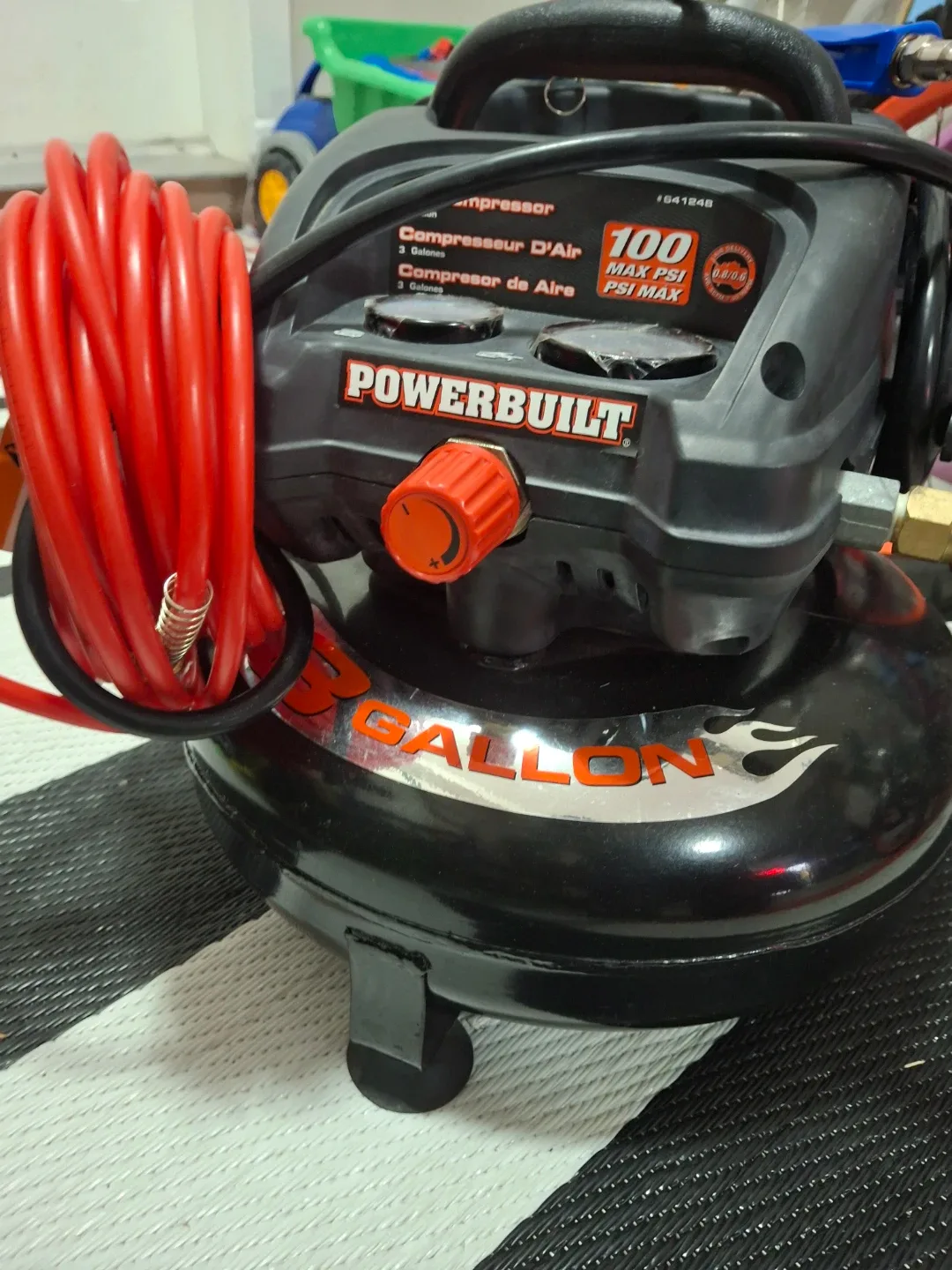 Powerbuilt 3 Gallon Air Compressor image indicator(8)