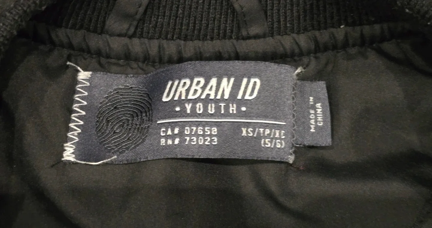 Little Boys Cute Bomber Jacket! - Size 5 / 6 image indicator(6)