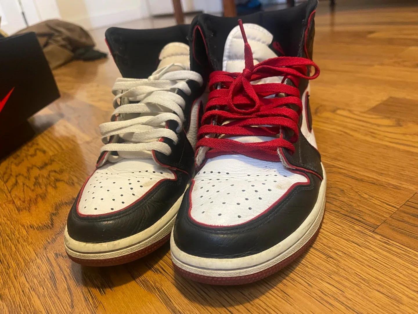 Nike Air Jordan 1 retro high top  og bloodline  with box image indicator(3)