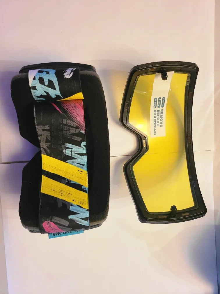 Blenders Eyewear Snow Goggles image indicator(2)