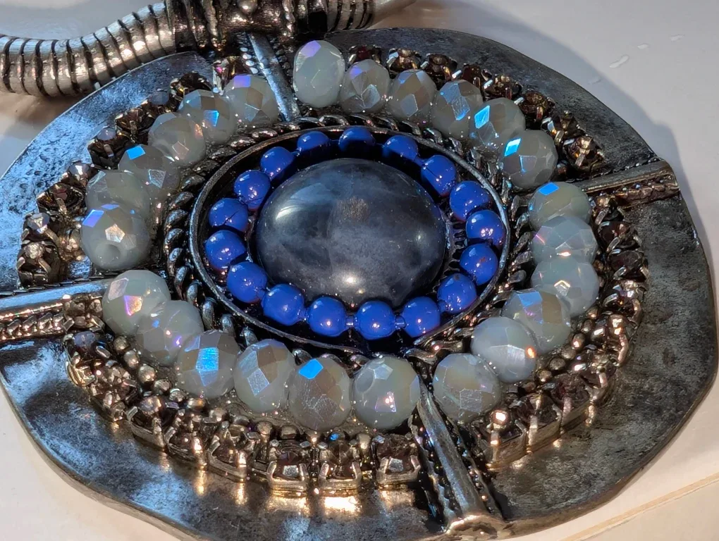 Silver Tone Statement Necklace image indicator(4)