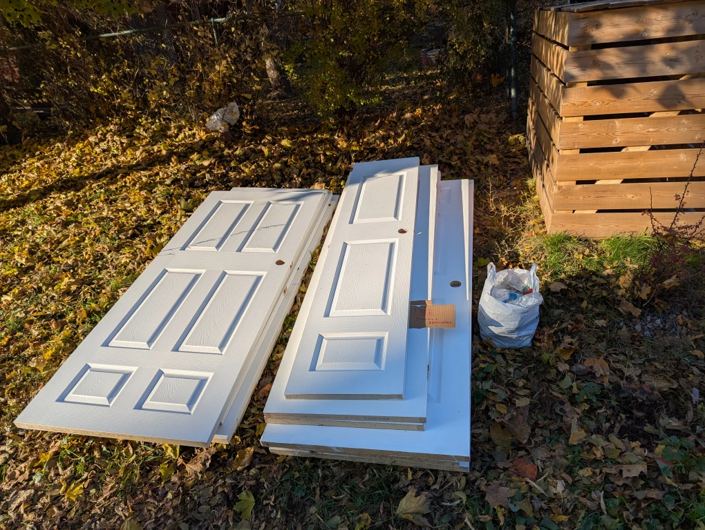 Free - 12 interior hollow core doors and hardware - photo 2