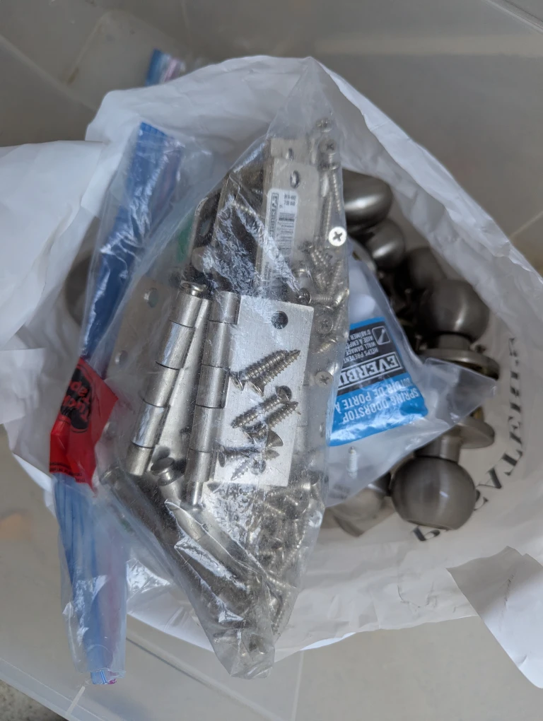 Free - 12 interior hollow core doors and hardware - photo 3