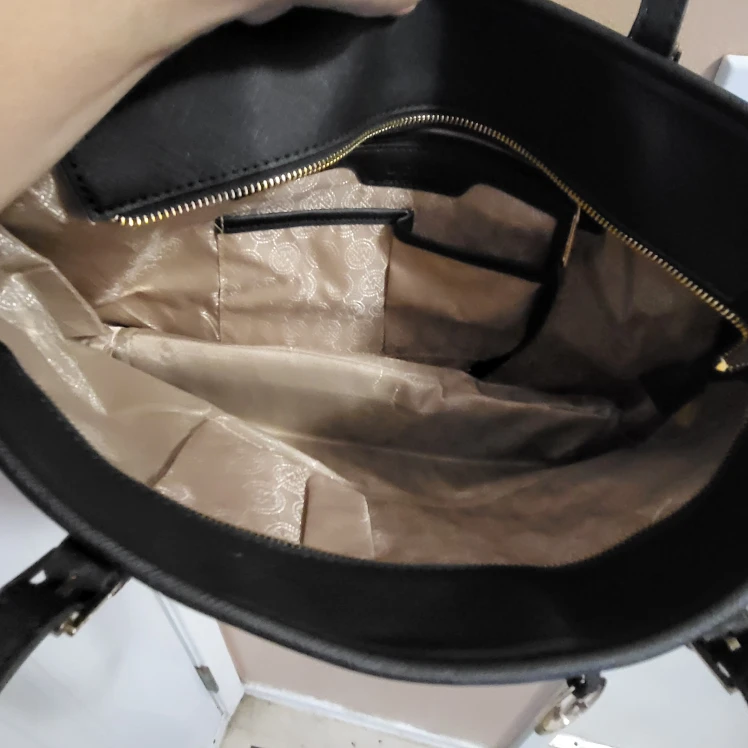 Michael Kors Black Tote Bag Like New - photo 3