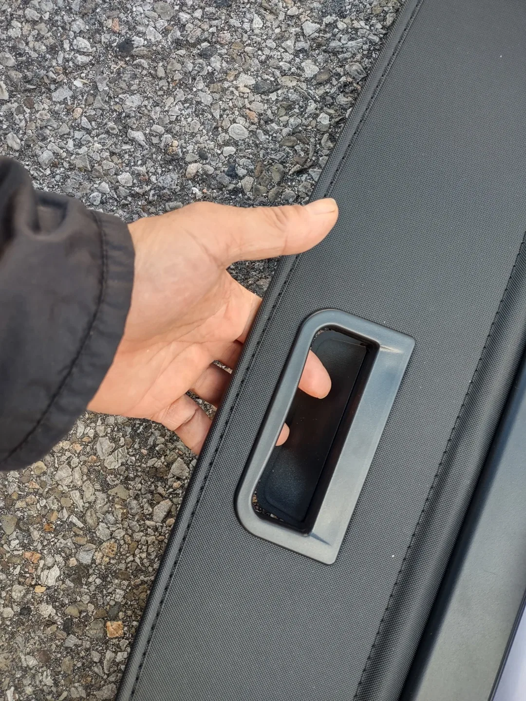 Black Retractable Cargo Cover image indicator(7)