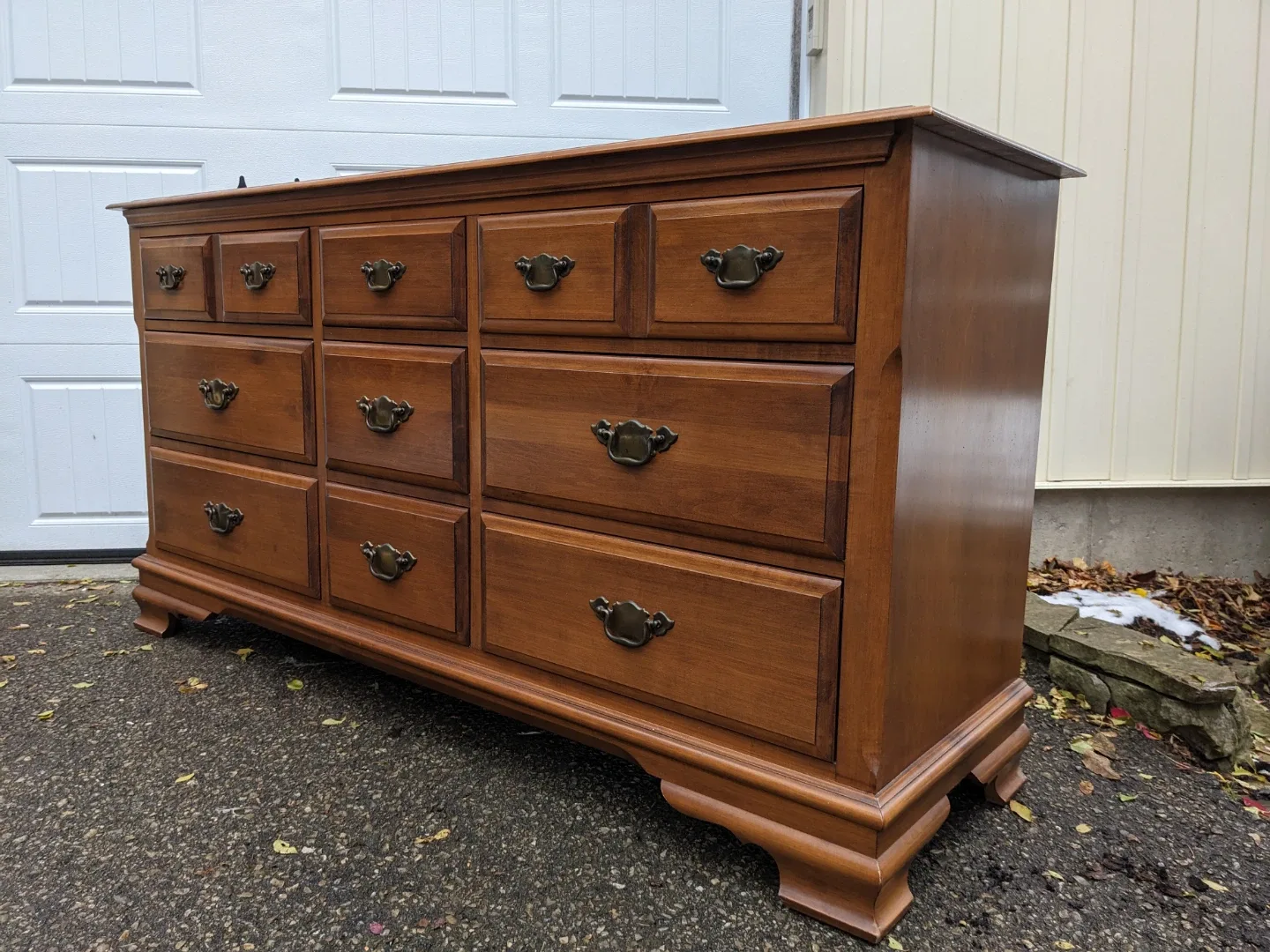 Vilas 9 Drawer Triple Dresser in Solid Maple image indicator(4)