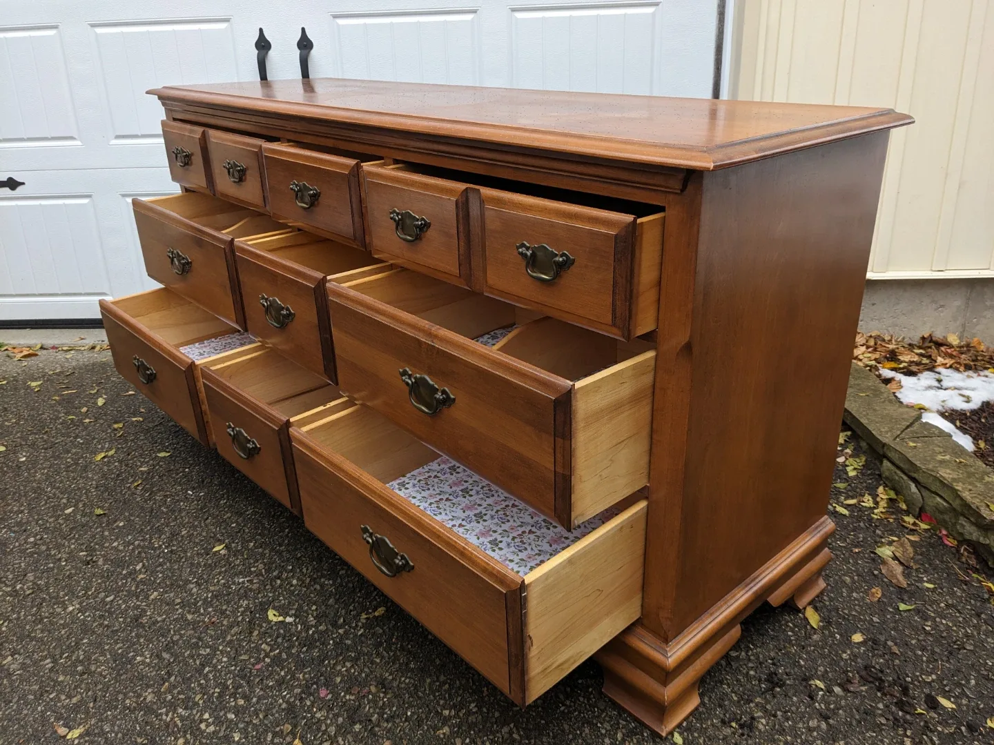 Vilas 9 Drawer Triple Dresser in Solid Maple image indicator(5)