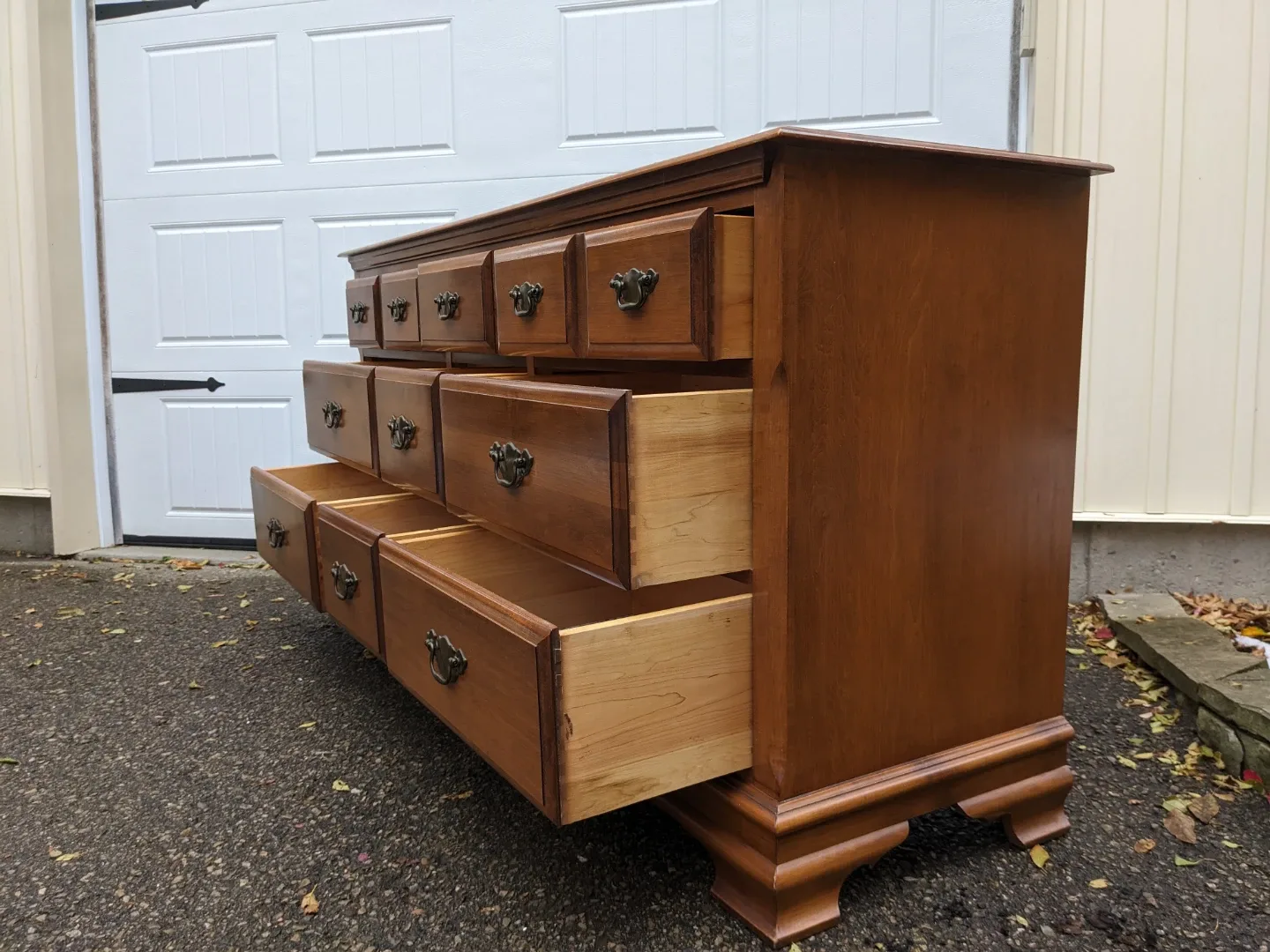 Vilas 9 Drawer Triple Dresser in Solid Maple image indicator(6)