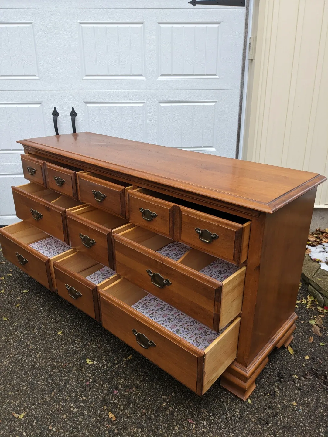 Vilas 9 Drawer Triple Dresser in Solid Maple image indicator(8)