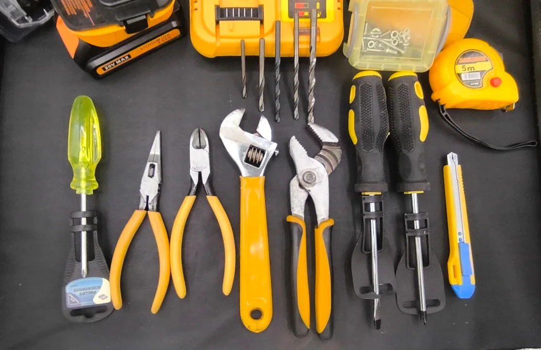 DEWALT Home Renovation Kit | Drill + Impact + Battery/Charger image indicator(3)