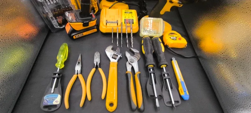 DEWALT Home Renovation Kit | Drill + Impact + Battery/Charger image indicator(4)