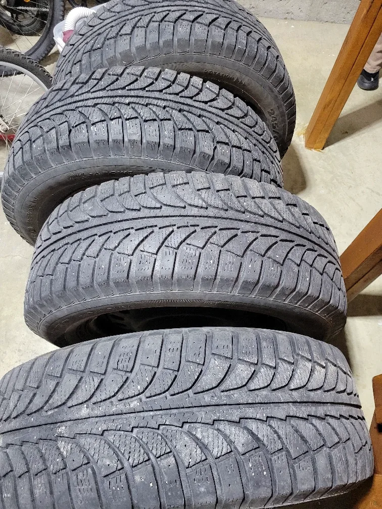Champiro IcePro SUV Winter Tires 225/65R17