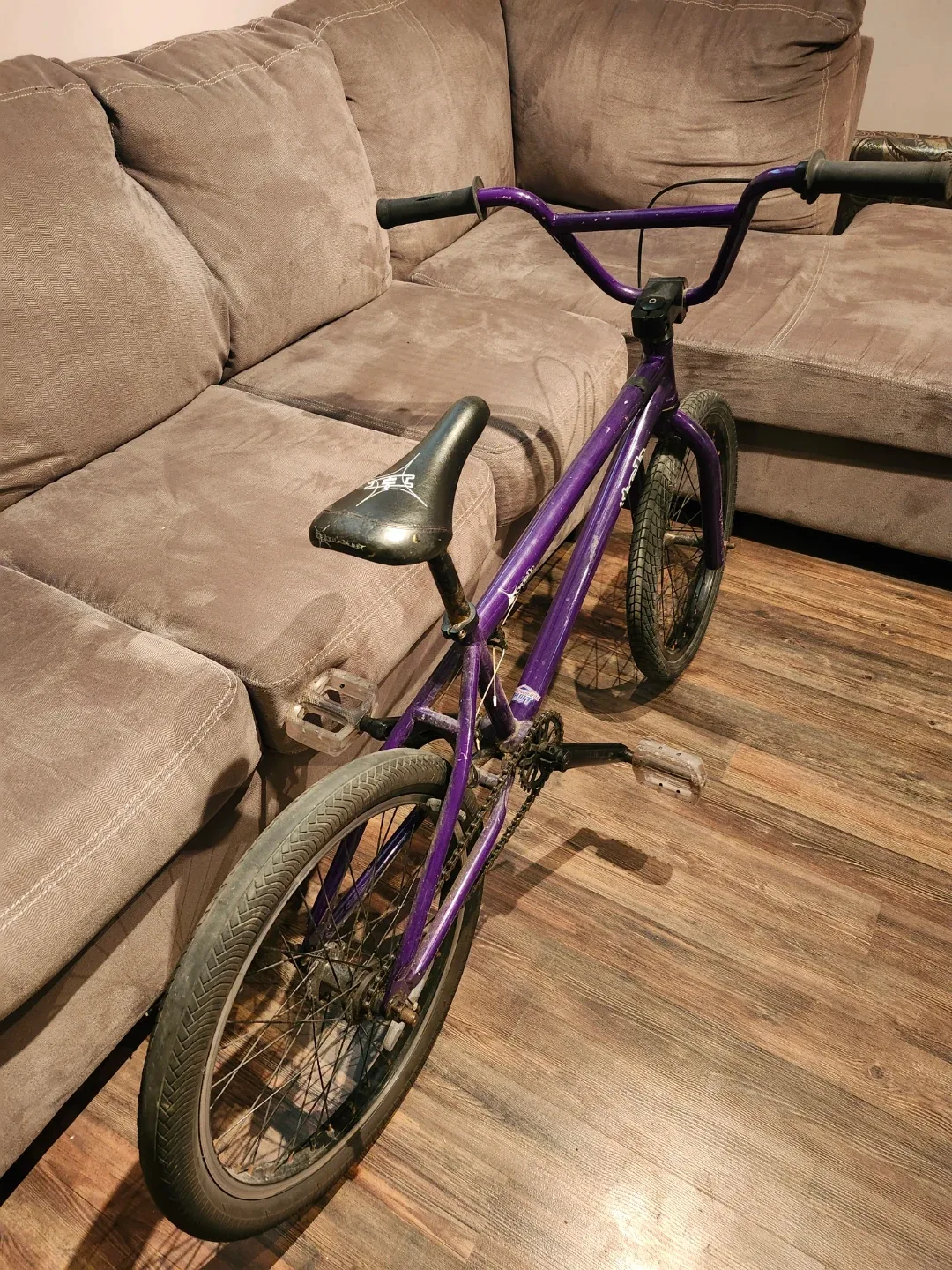 Haro Bikes Purple BMX Bike image indicator(6)