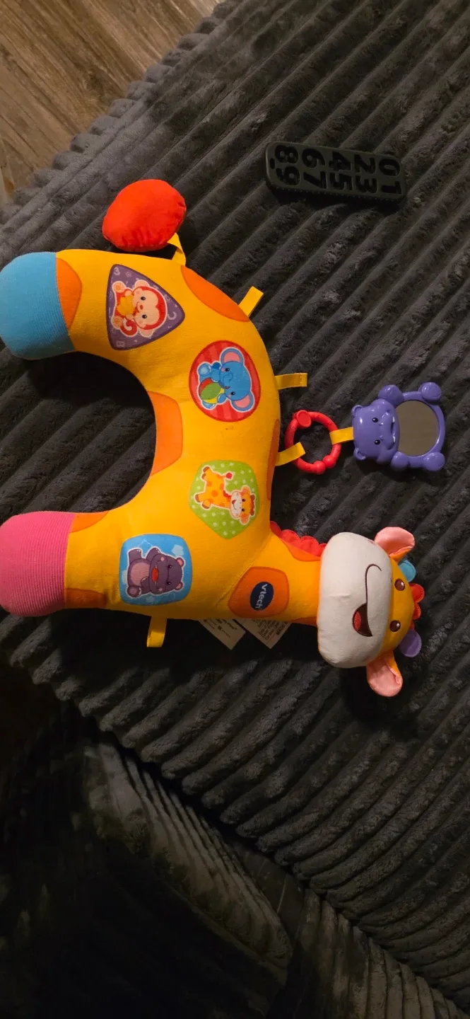 VTech Snuggle & Discover Giraffe