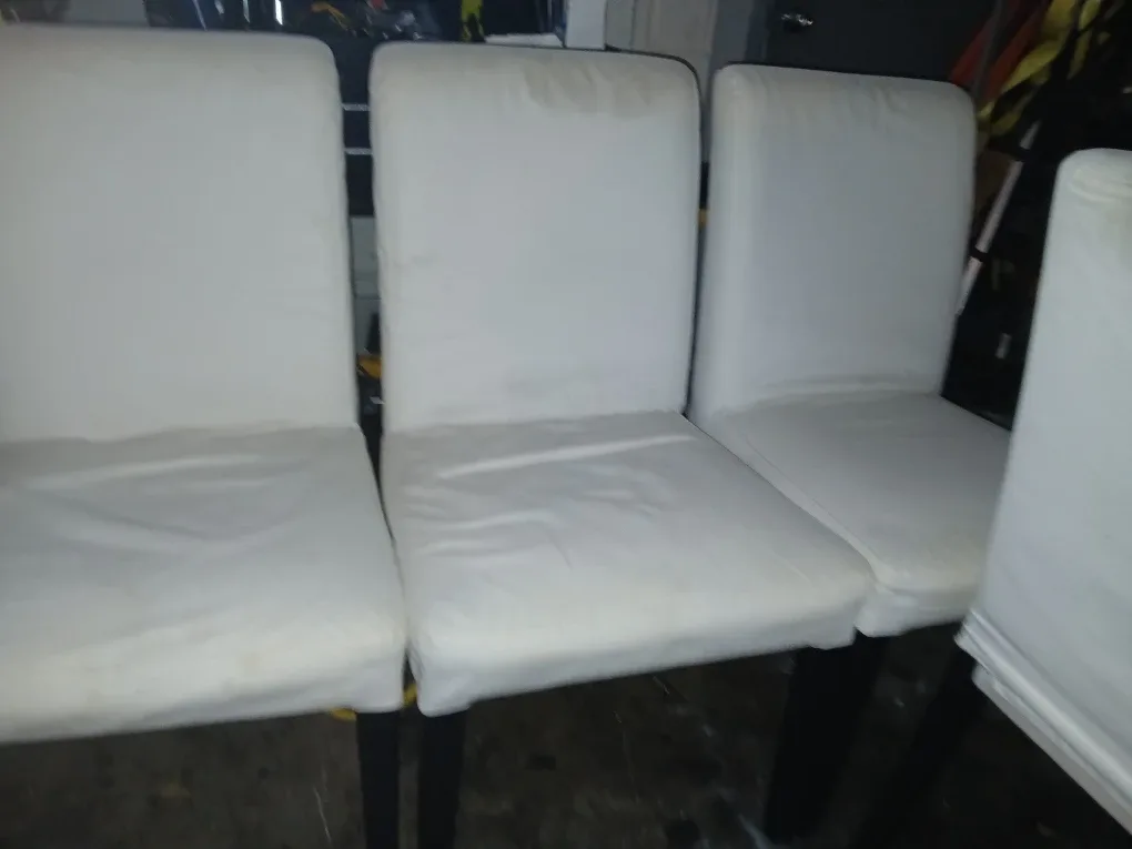 Table and 4 chears image indicator(6)