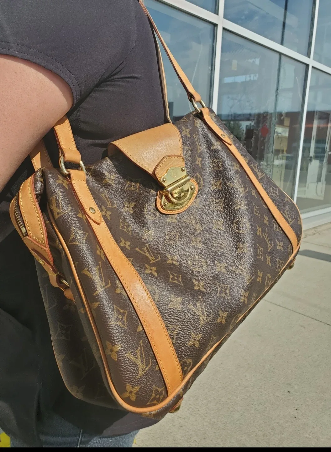 Louis Vuitton Monogram Canvas Lockit MM Bag image indicator(8)