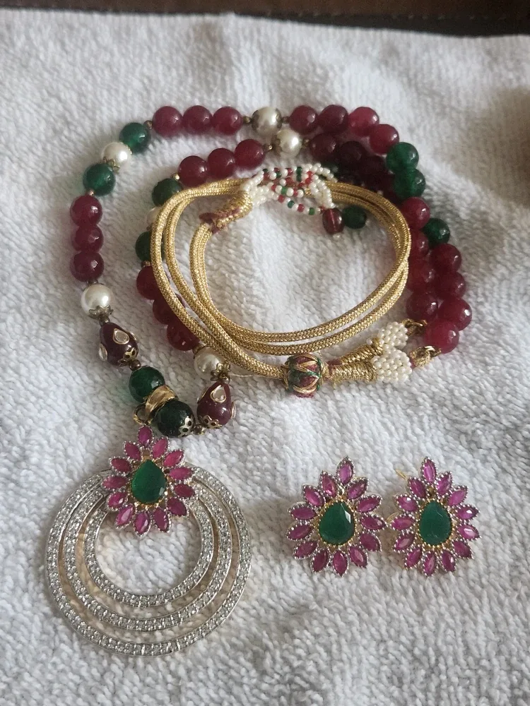 Jewellery Set - Necklace and Earrings