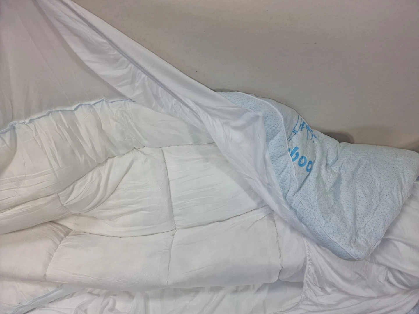 Bamboo Twin Size Comforter - New in Package! - photo 5